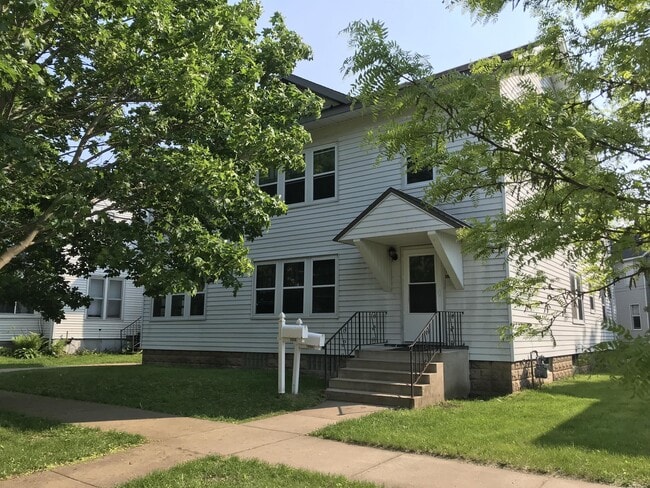 Building Photo - 1008 3rd Ave