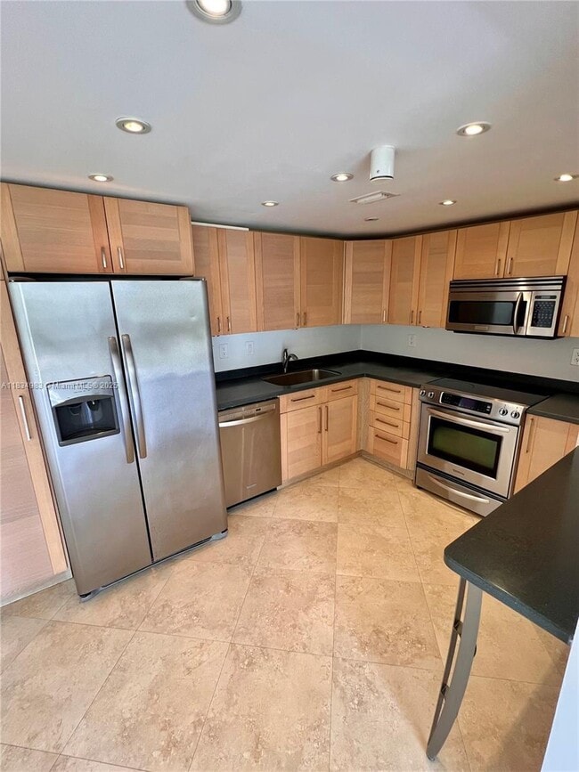 Building Photo - 2 bedroom in Sunny Isles Beach FL 33160 Rental