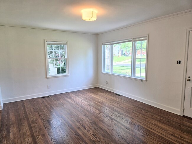 Photo - 293 Aurora Cir