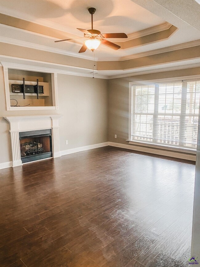 Photo - 609 Wooden Eagle Trail