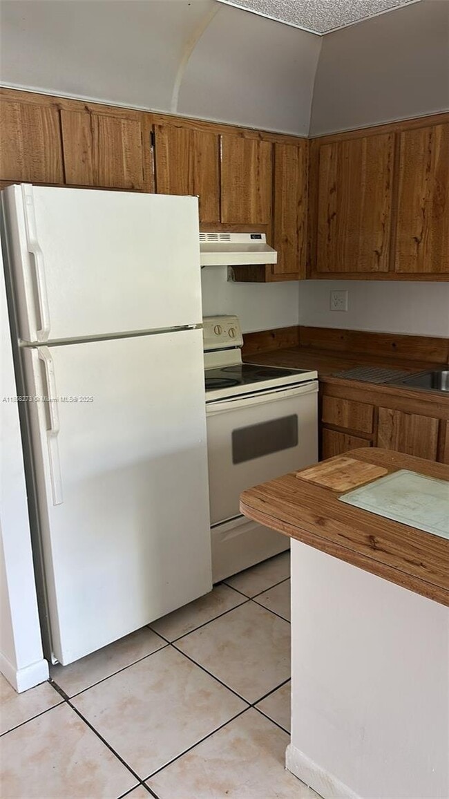 Building Photo - 415 NW 210th St Unit 203 Rental