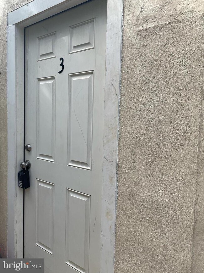 11 N Jay St Apartment For Rent in Middleburg, VA