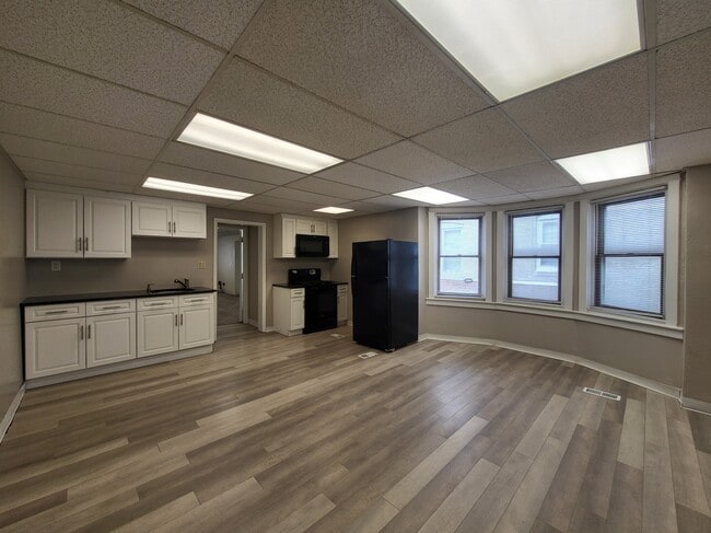 Building Photo - 2114 Darby Rd