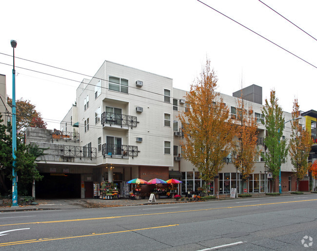 Eastlake Gardens - Eastlake Gardens Apartments