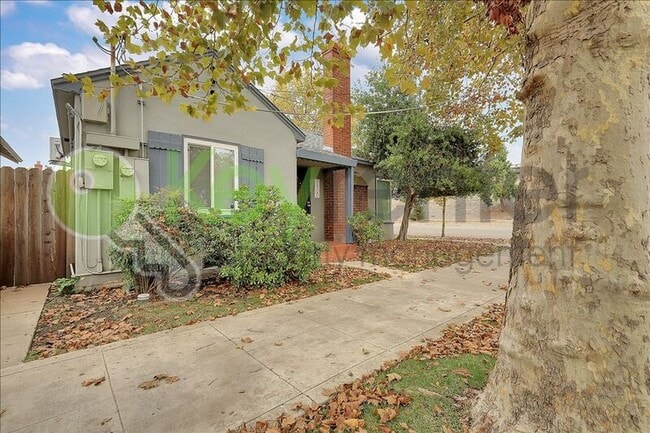 Photo - 2400 27th St