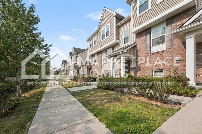 Building Photo - 4596 Bradley Cir Unit 21