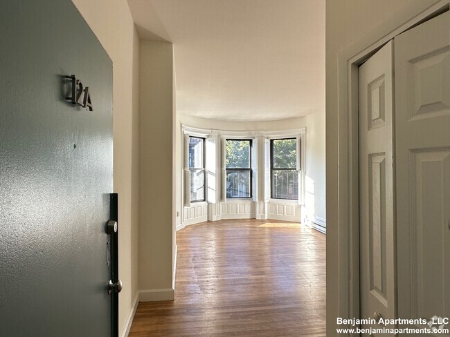 Building Photo - 517 Beacon St Unit 12A Rental
