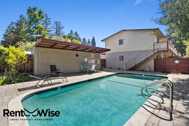 Photo - 569 Addison Ave Unidad #3