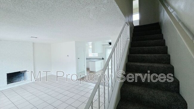 Building Photo - 8611 Acapulco Way