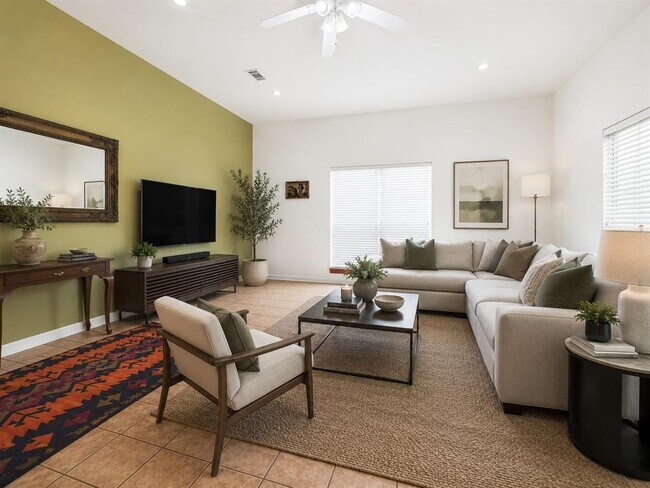 Photo - 109 W 38th St