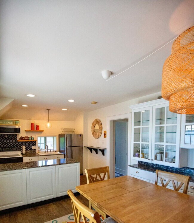 Photo - 729 Jenifer St Unit 2