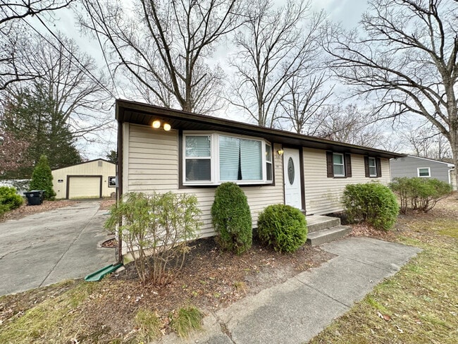 Photo - 206 Bittlewood Ave