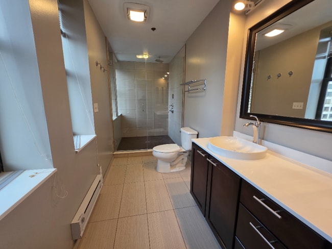 Photo - 13 W Randolph St