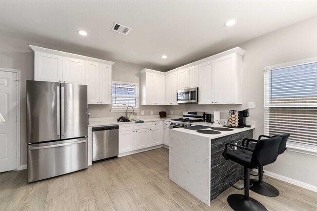 Building Photo - 9711 Beckley St