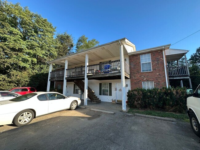 Building Photo - Waters Edge Drive-1851 (x4) Unit 1851B