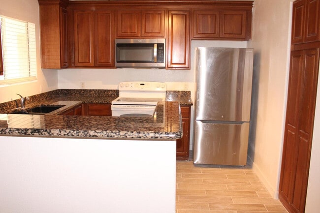 Building Photo - 11375 E Sahuaro Dr Unit Apt 1031
