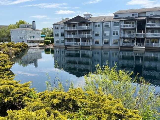 Photo - Welcome to Waters Edge Condos!