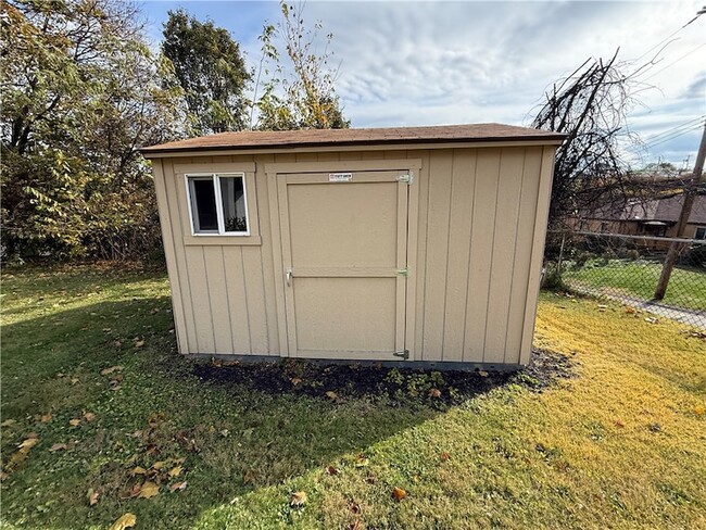 Photo - 300 Taylor St