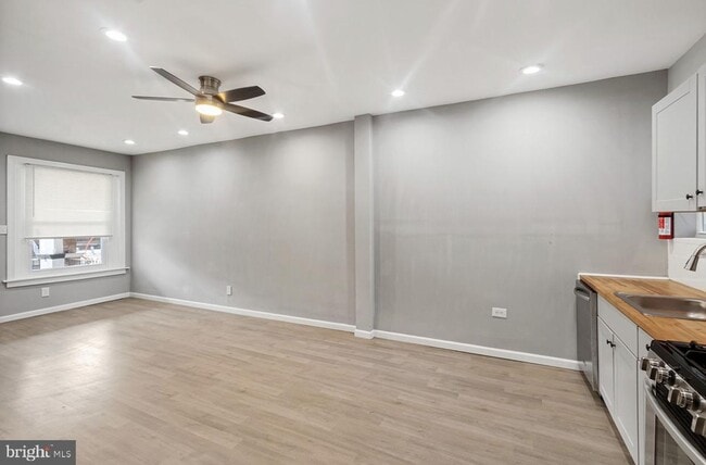 Photo - 6011 Catharine St Unidad 1