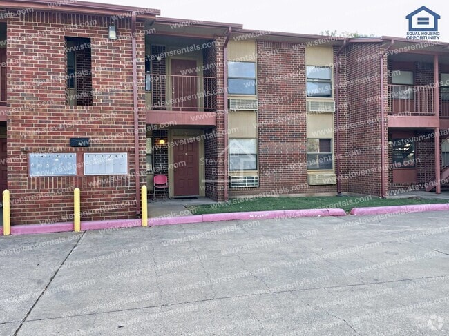 Building Photo - 1912 SW D Ave Unit X Rental