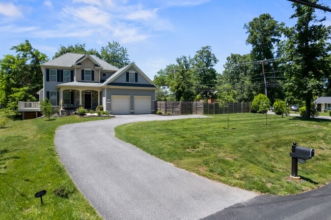 Building Photo - 5790 Hunt Club Rd
