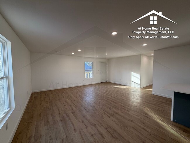 Photo - 508 E 8th St