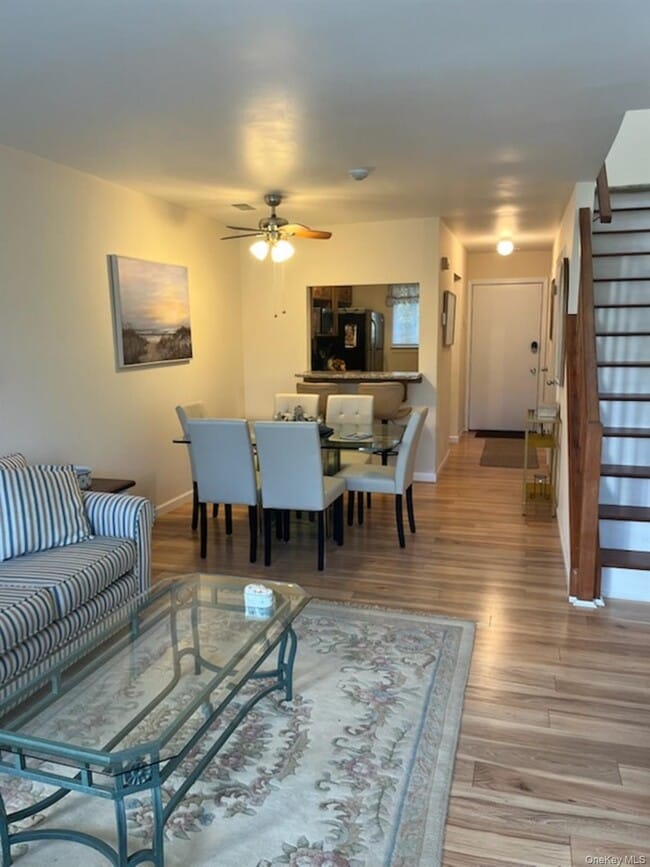 Photo - 220 Montauk Hwy