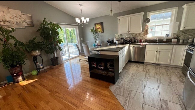 Photo - 24 Manchester St Unit 3BEDROOM IN A LOVELY HOME