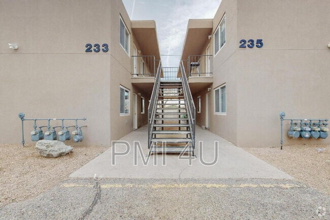 Building Photo - 235 Tennessee St NE Unit B Rental