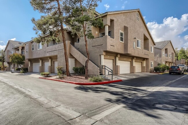 Photo - 2153 Jasper Bluff St