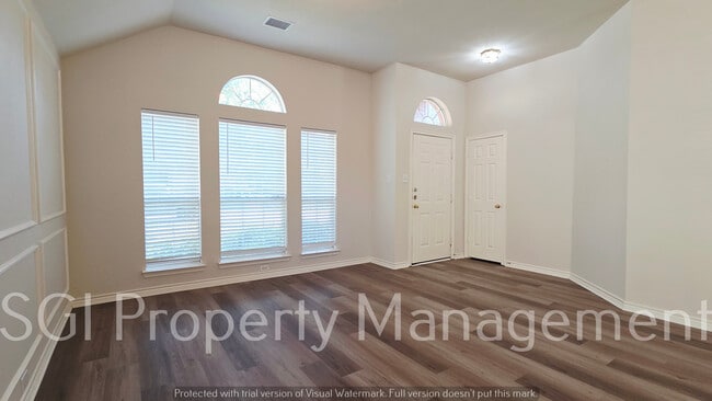 Photo - 3305 Woodbluff Ln