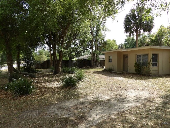 Photo - Orange City 3 Bedrooms 2 Bath 900 SQ FT Call Carole Arcaro 386-216-4900