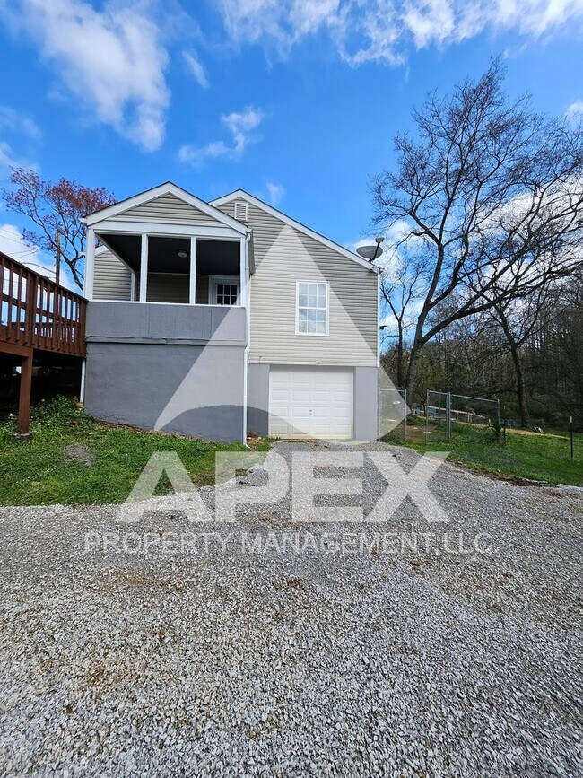 Photo - Renovated - Craftsman Style 2 Bd 1- Ba Sin...