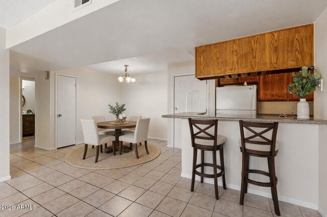 Photo - 540 N May Unidad 2145