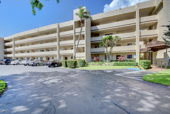 Photo - 3154 Via Poinciana Unit 306
