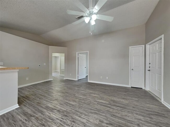 Photo - 3151 Kelling St