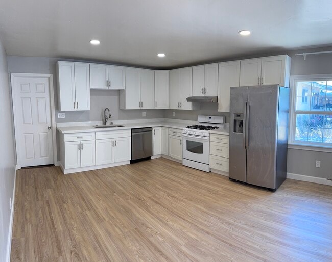 Photo - 6339 10th Ave