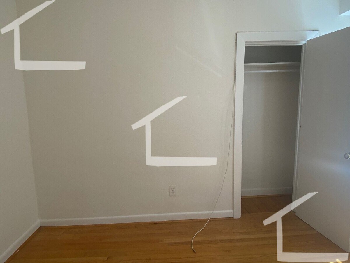 Photo - This aparTment has a 'meow' included!