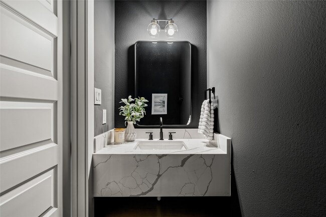 Photo - 4110 Cortlandt St