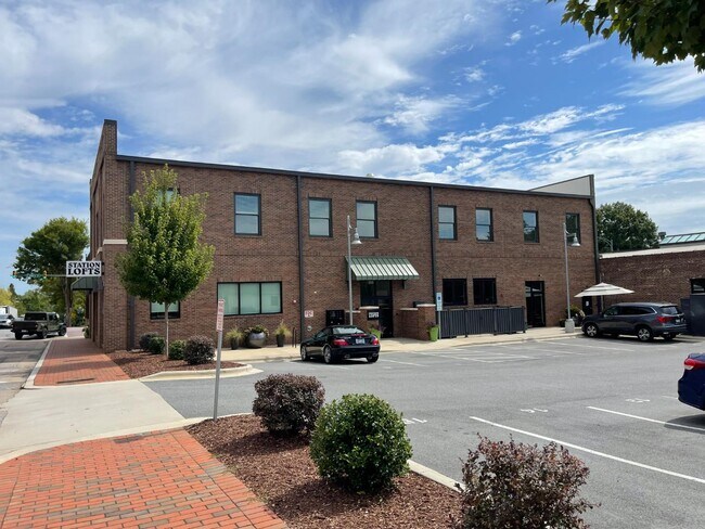 Photo - 201 E Innes St