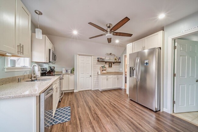 Photo - 216 Central St Unidad 2