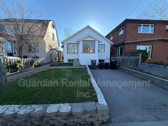 Building Photo - 10 Elm St Unit 2