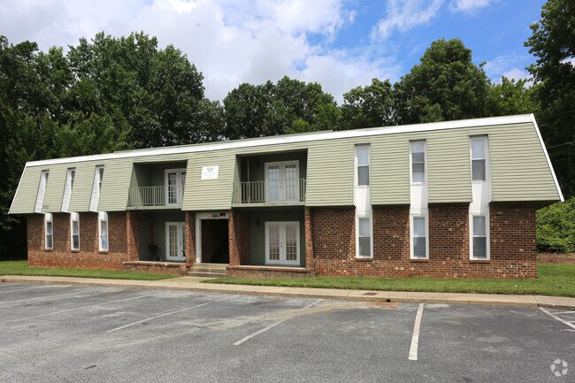 Spring Manor Apartments - Spring Manor Apartments