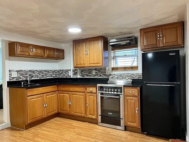 47 Bickford Ave Unidad basementunit
