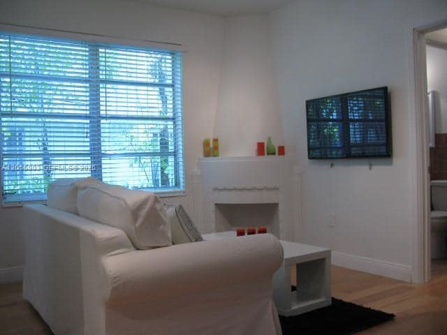 1525 Meridian Ave Unit 109