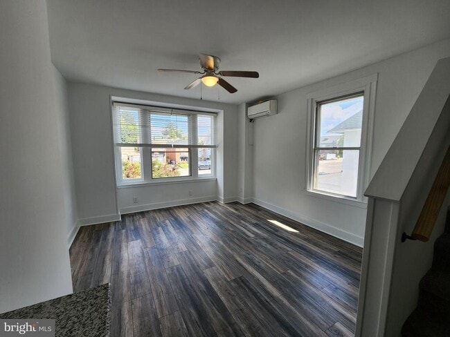 Building Photo - 1908 Darby Rd Unit 2