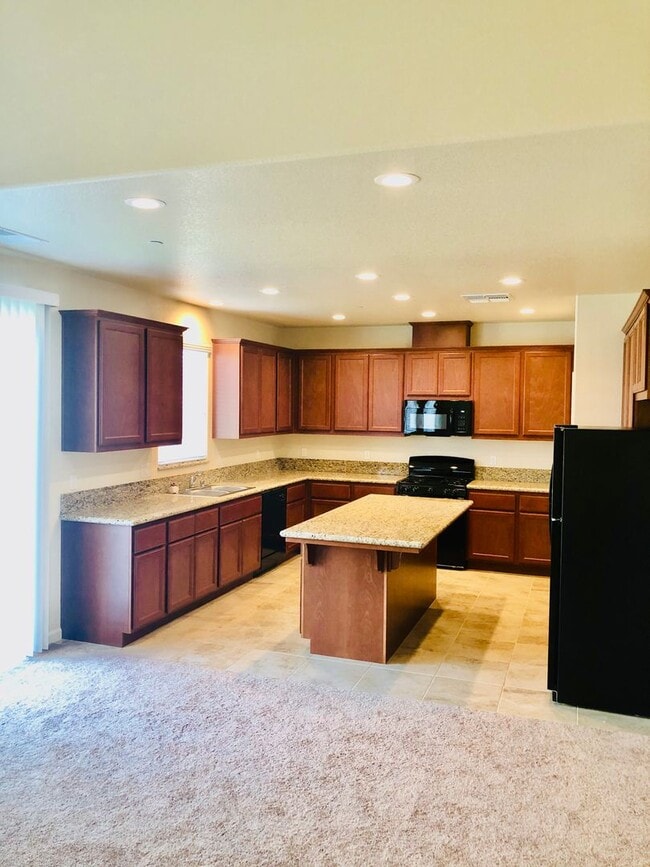 Photo - Charming 5 Bedroom 3 Bath Home for Rent