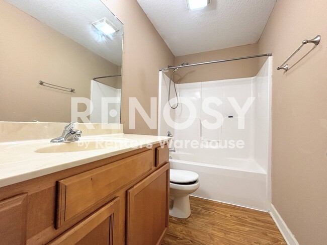 8228 Dakota Dr