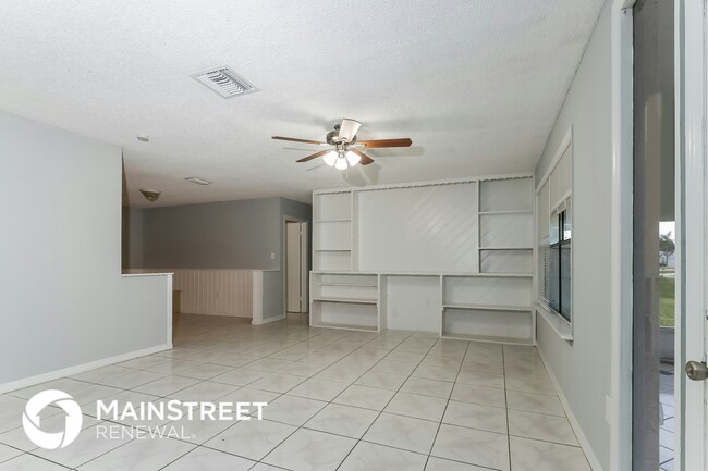 Photo - 361 SW Twig Ave