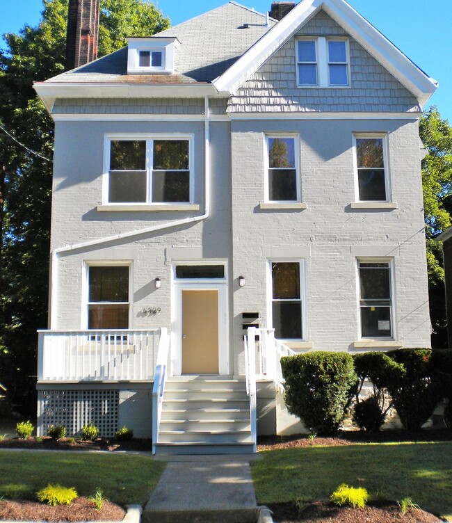 Building Photo - 6829 McPherson Blvd Unit 1